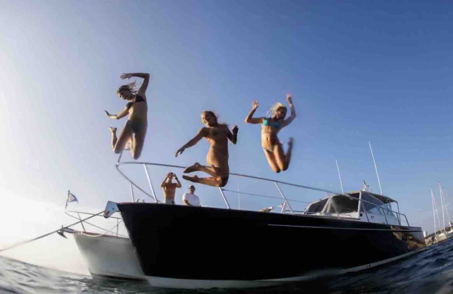 Navy Beach Brings Back the Popular Hamptons Riviera Weekend